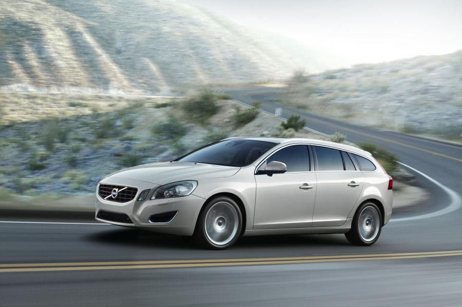  Volvo V60 2010 года  (фото 23 из 55)